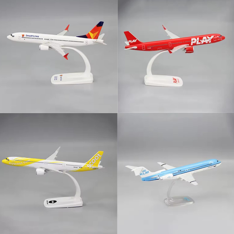 Model Airplane Plastic - Масштабная модель самолета 1/100: KLM FK-100/SMARTLYNX/PLAY